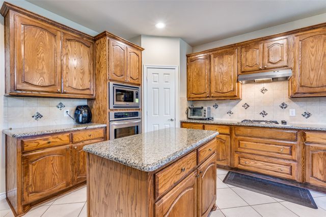 314 Trakehner Trail, Celina, TX 75009