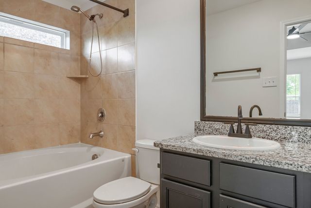 1309 Fantail Lane, Ennis, TX 75119