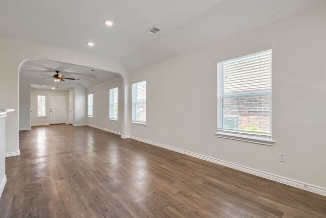 1309 Fantail Lane, Ennis, TX 75119