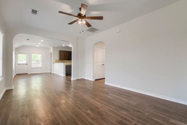 1309 Fantail Lane, Ennis, TX 75119