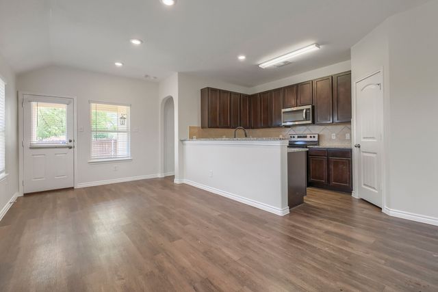 1309 Fantail Lane, Ennis, TX 75119