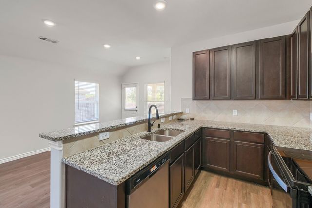 1309 Fantail Lane, Ennis, TX 75119