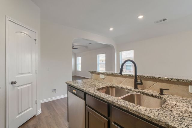 1309 Fantail Lane, Ennis, TX 75119