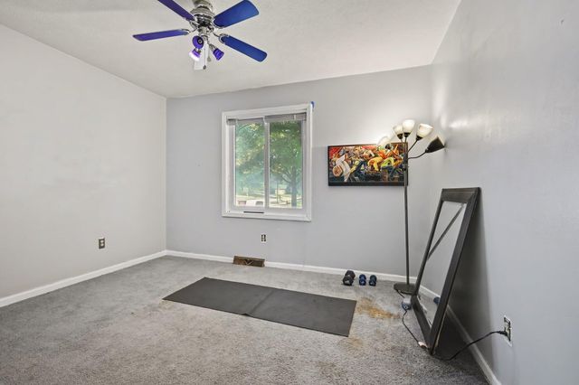 5866 Penny Farm Drive SE, Kentwood, MI 49508