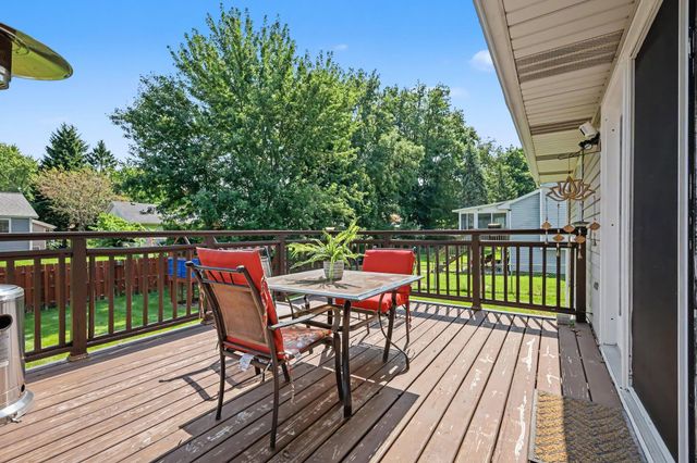 5866 Penny Farm Drive SE, Kentwood, MI 49508