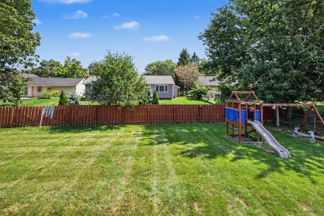 5866 Penny Farm Drive SE, Kentwood, MI 49508