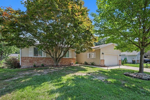 5866 Penny Farm Drive SE, Kentwood, MI 49508