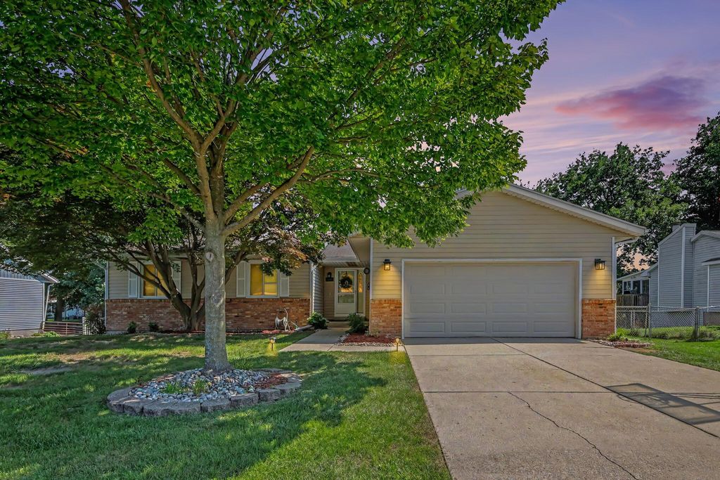 5866 Penny Farm Drive SE, Kentwood, MI 49508