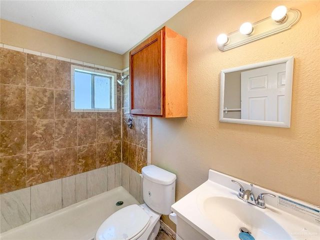 1113 S Vermont Avenue, Mercedes, TX 78503