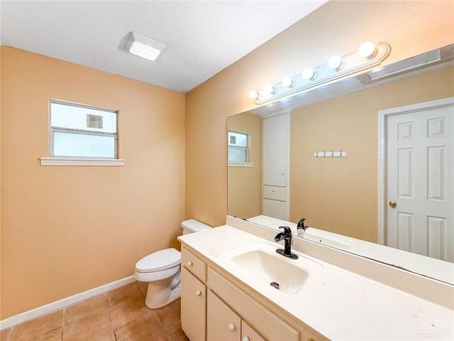 1113 S Vermont Avenue, Mercedes, TX 78503