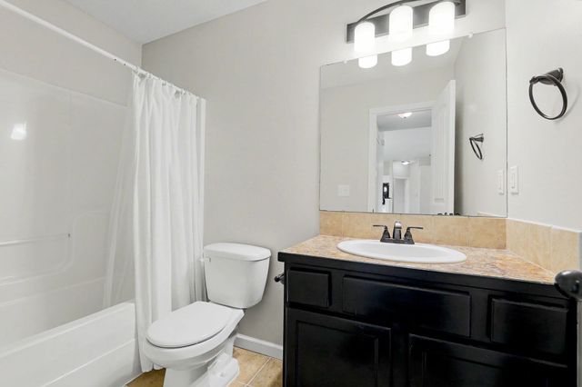 2637 E Mason Ridge, Derby, KS 67037