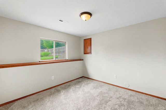 2637 E Mason Ridge, Derby, KS 67037