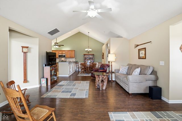 2148 Heather Glen Way, Franklin, IN 46131