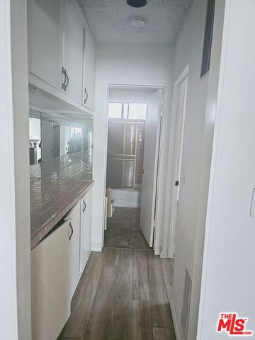 1166 Amherst Avenue 5, Los Angeles, CA 90049