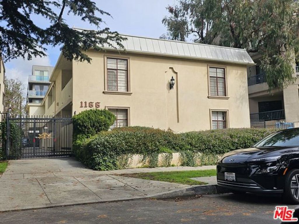 1166 Amherst Avenue 5, Los Angeles, CA 90049