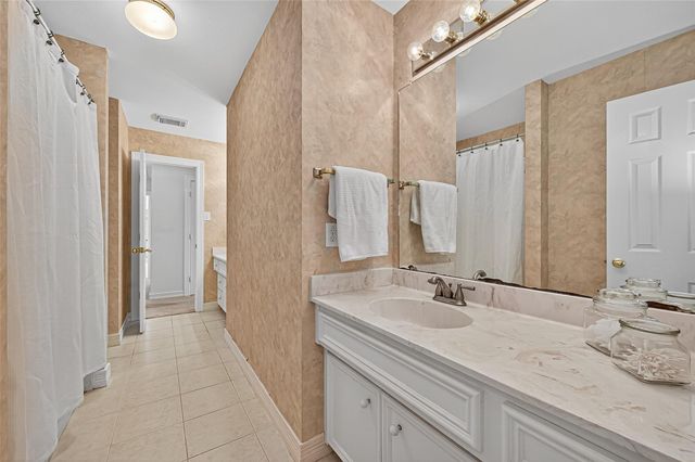 5323 Avondale Drive, Sugar Land, TX 77479