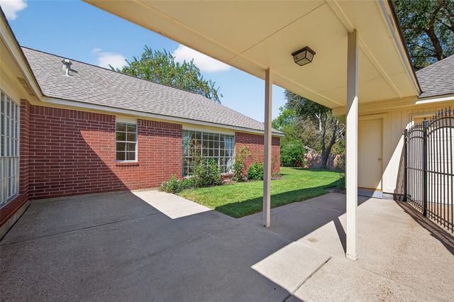 5323 Avondale Drive, Sugar Land, TX 77479