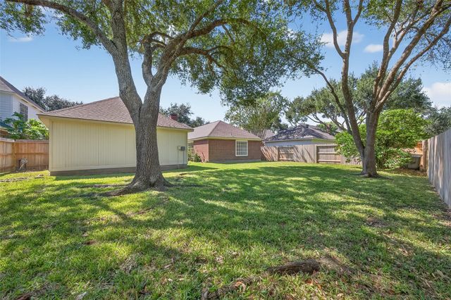 5323 Avondale Drive, Sugar Land, TX 77479