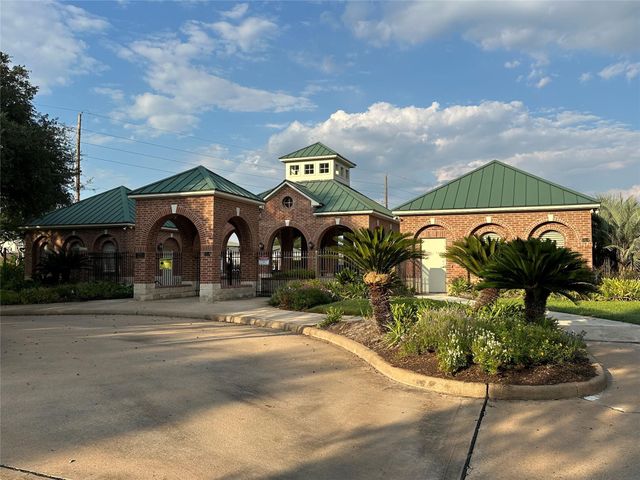 5323 Avondale Drive, Sugar Land, TX 77479
