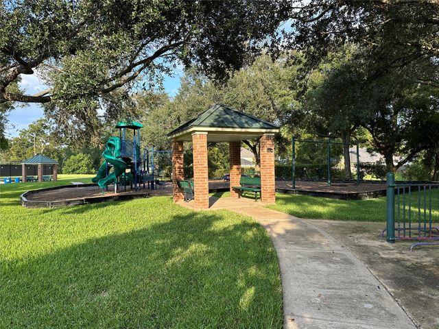 5323 Avondale Drive, Sugar Land, TX 77479