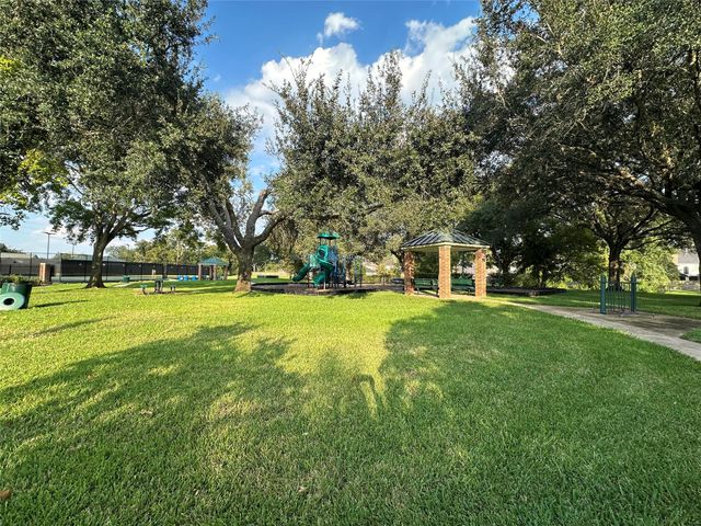 5323 Avondale Drive, Sugar Land, TX 77479