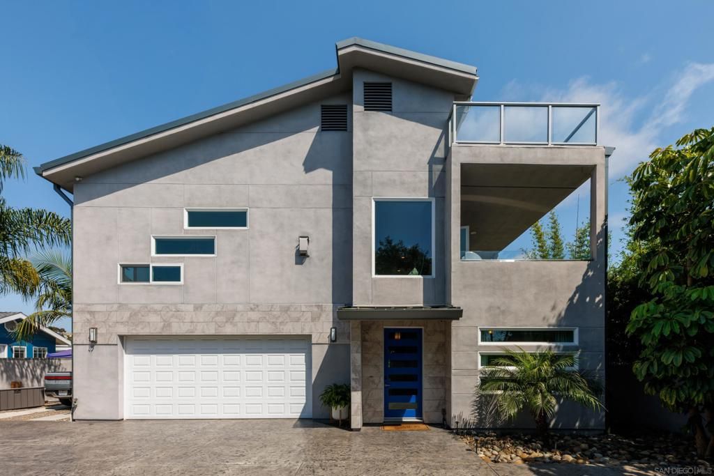 2743 Mesa Dr, Oceanside, CA 92054