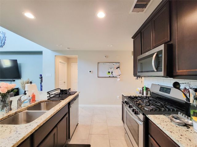 8003 Ecru Lane, Rosharon, TX 77583