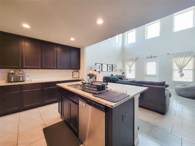 8003 Ecru Lane, Rosharon, TX 77583