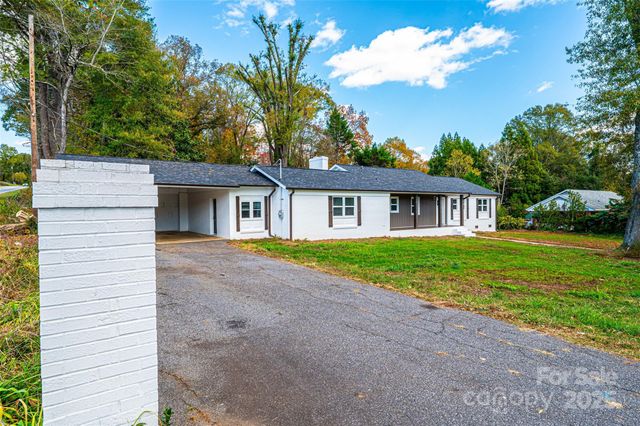 908 13th Street NW, Conover, NC 28613