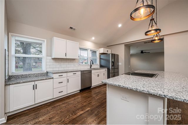 908 13th Street NW, Conover, NC 28613