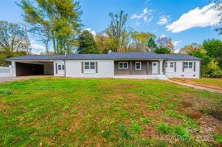 908 13th Street NW, Conover, NC 28613