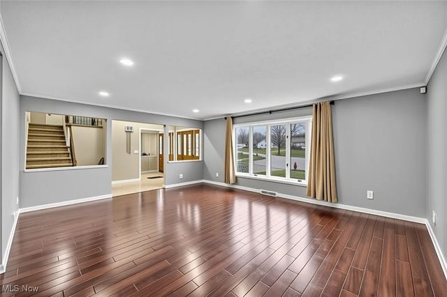 30185 Overlook Drive, Wickliffe, OH 44092