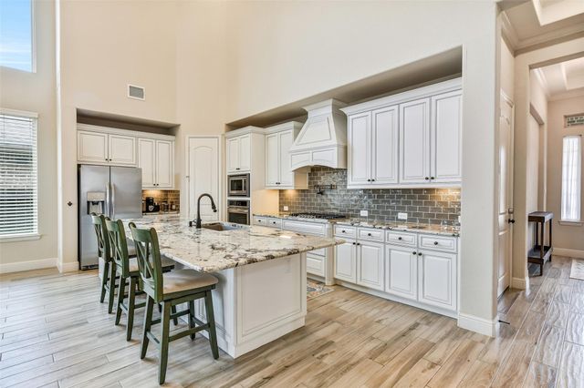 1652 Longwood Glen Lane, Friendswood, TX 77546