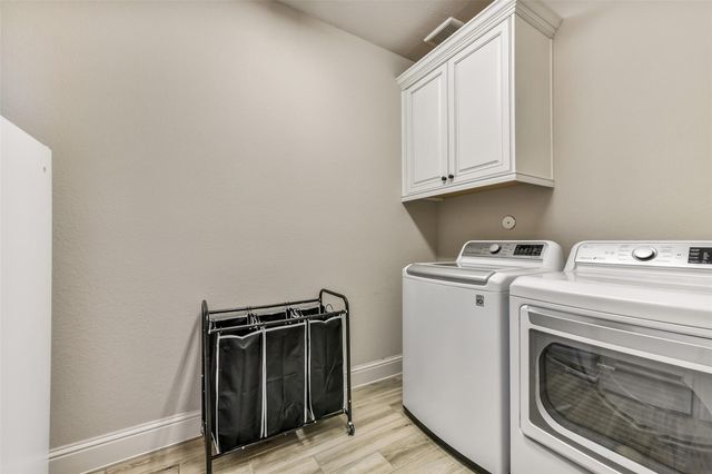 1652 Longwood Glen Lane, Friendswood, TX 77546