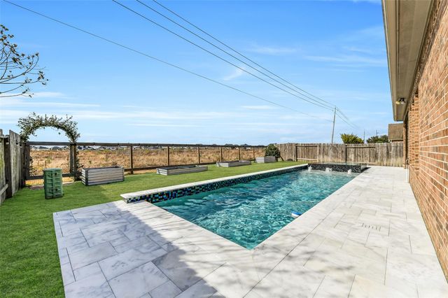 1652 Longwood Glen Lane, Friendswood, TX 77546