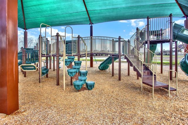 1652 Longwood Glen Lane, Friendswood, TX 77546