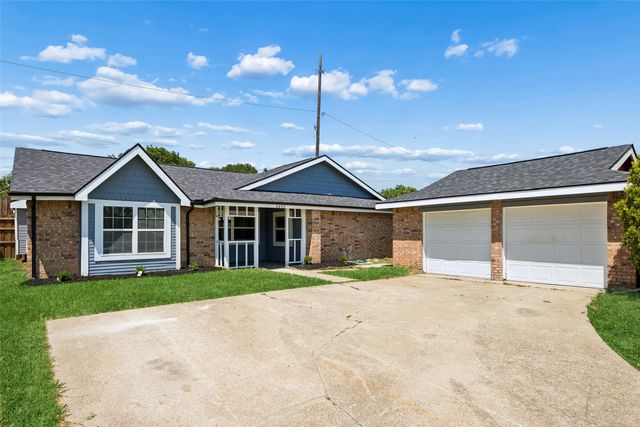 2035 Sancerre Lane, Carrollton, TX 75007