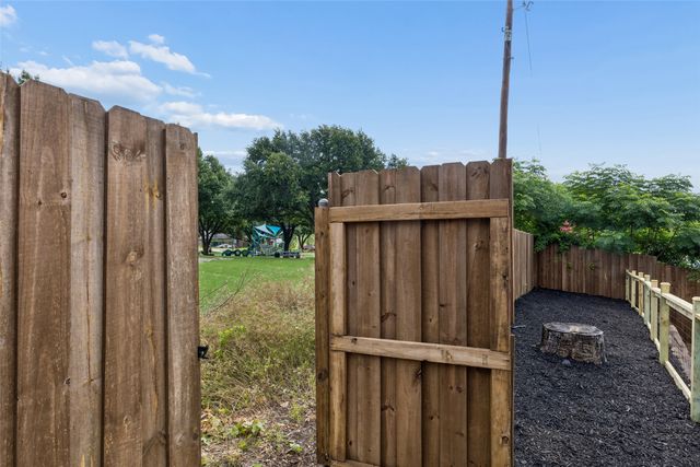 2035 Sancerre Lane, Carrollton, TX 75007