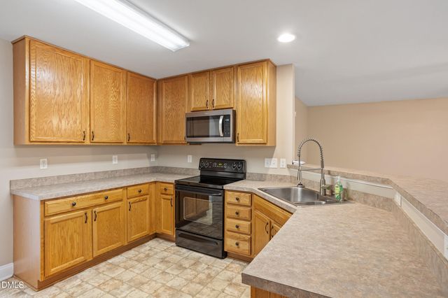 517 Texanna Way, Holly Springs, NC 27540