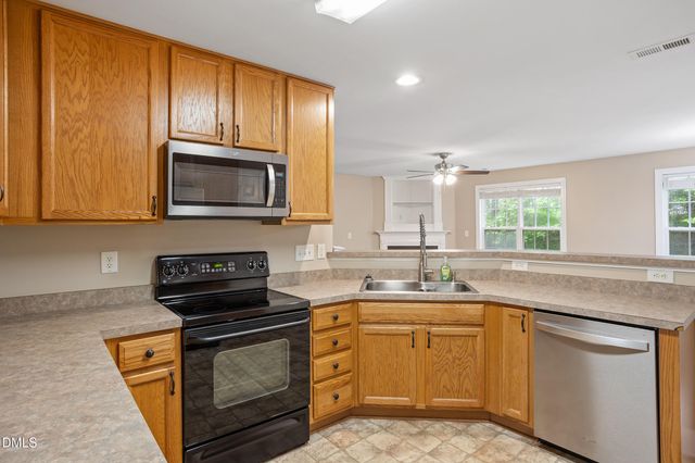 517 Texanna Way, Holly Springs, NC 27540