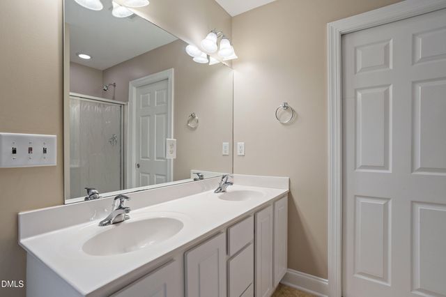 517 Texanna Way, Holly Springs, NC 27540