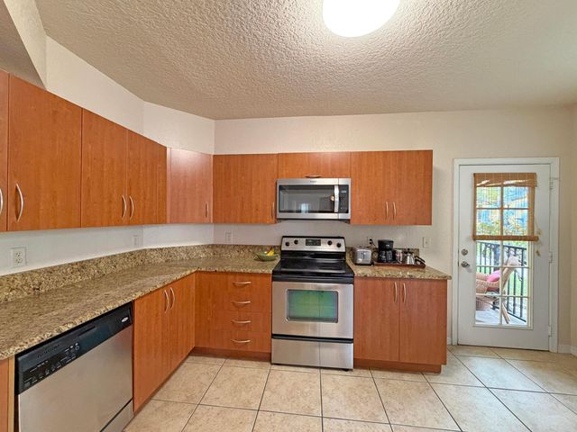 152 SW Peacock Blvd Apt 27-101, Port St Lucie, FL 34986