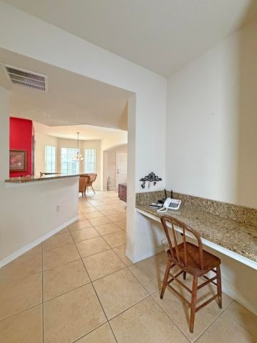 152 SW Peacock Blvd Apt 27-101, Port St Lucie, FL 34986