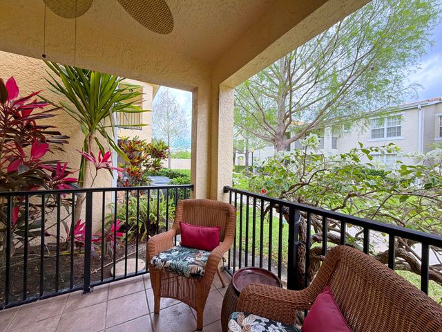 152 SW Peacock Blvd Apt 27-101, Port St Lucie, FL 34986