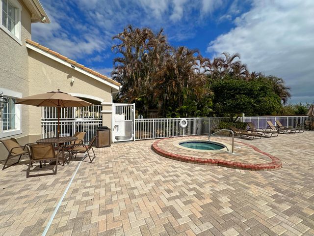152 SW Peacock Blvd Apt 27-101, Port St Lucie, FL 34986