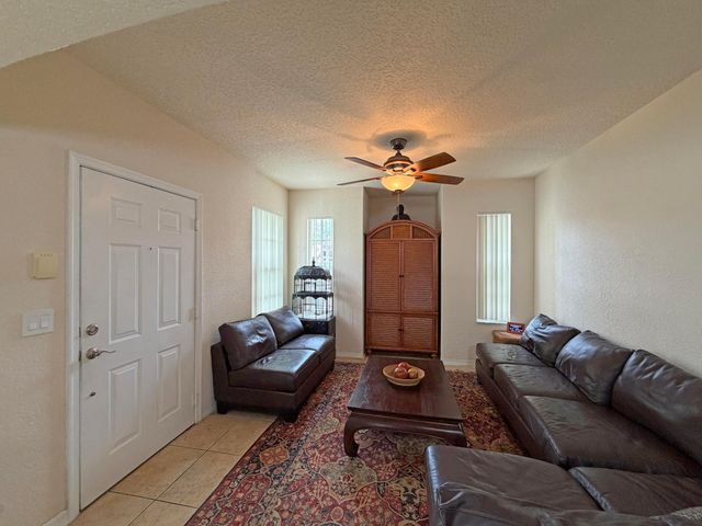 152 SW Peacock Blvd Apt 27-101, Port St Lucie, FL 34986
