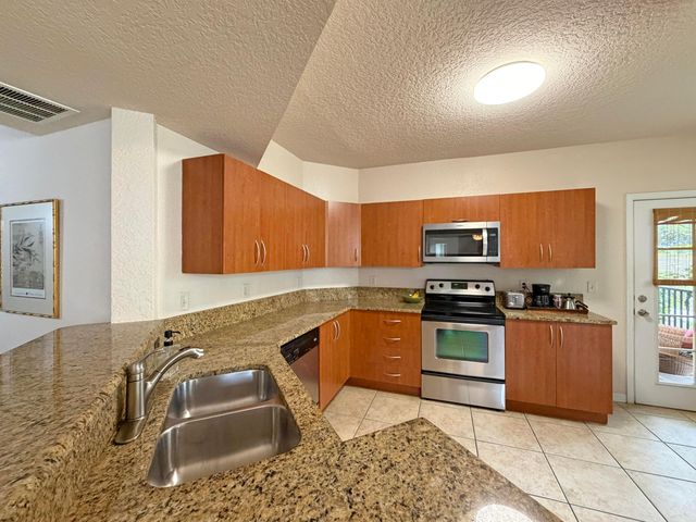 152 SW Peacock Blvd Apt 27-101, Port St Lucie, FL 34986