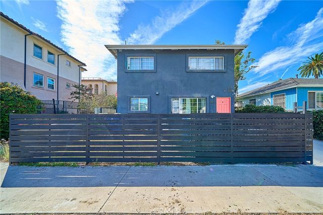 3011 S West View, Los Angeles, CA 90016