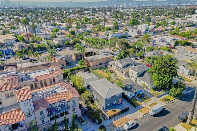 3011 S West View, Los Angeles, CA 90016