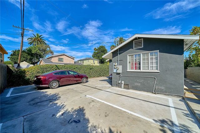 3011 S West View, Los Angeles, CA 90016